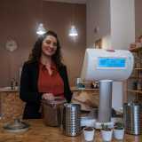 �La mia merce proviene da piccole aziende di alto livello � afferma la proprietaria del negozio, la 31enne Michela �. Ciononostante  i clienti continuano a mostrare diffidenza. E pensare che in altri paesi del mondo gli zero waste prosperano da anni e attirano moltissime persone sensibili alle tematiche dello spreco e dell�inquinamento�